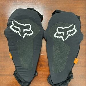 Fox Black Arm Guards